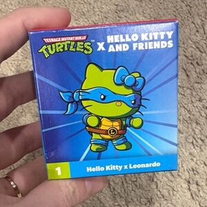 NWT hello kitty ninja turtle collab figurine
